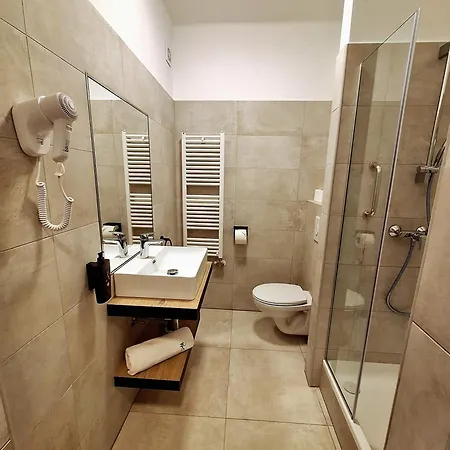 Apartman Hotel Отель 3*