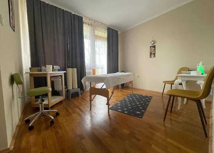 Apartman Hotel מלון Bük