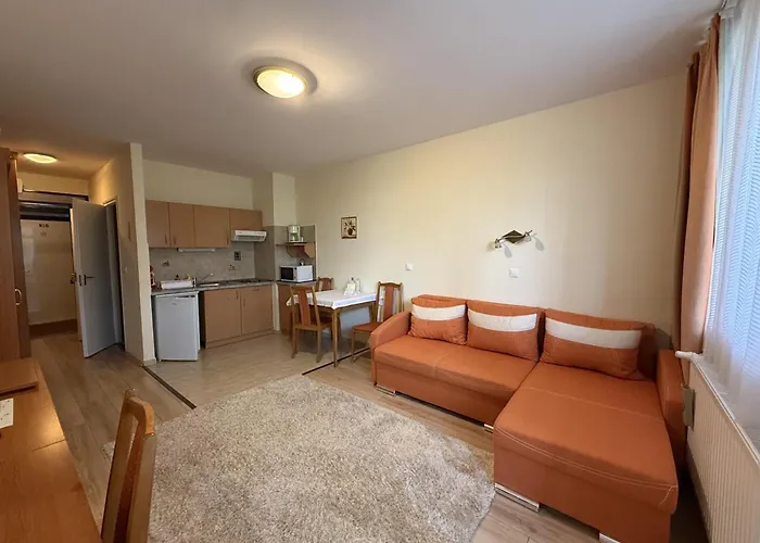 Apartman Hotel מלון Bük