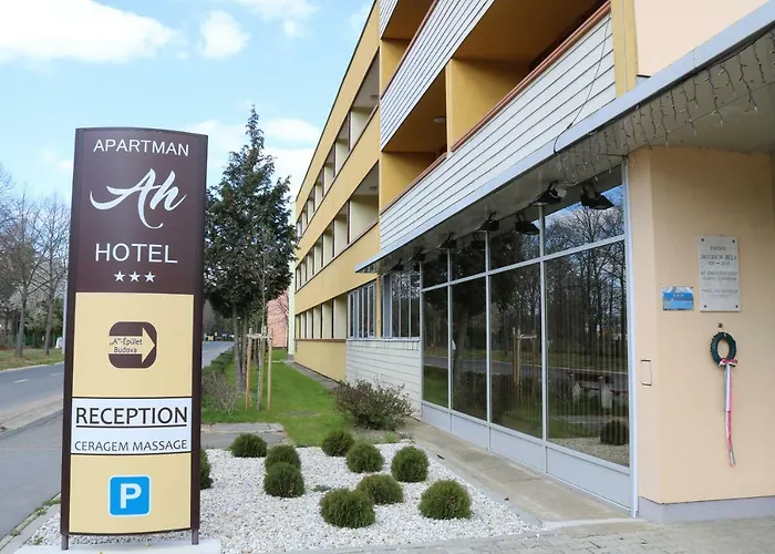 Apartman Hotel מלון